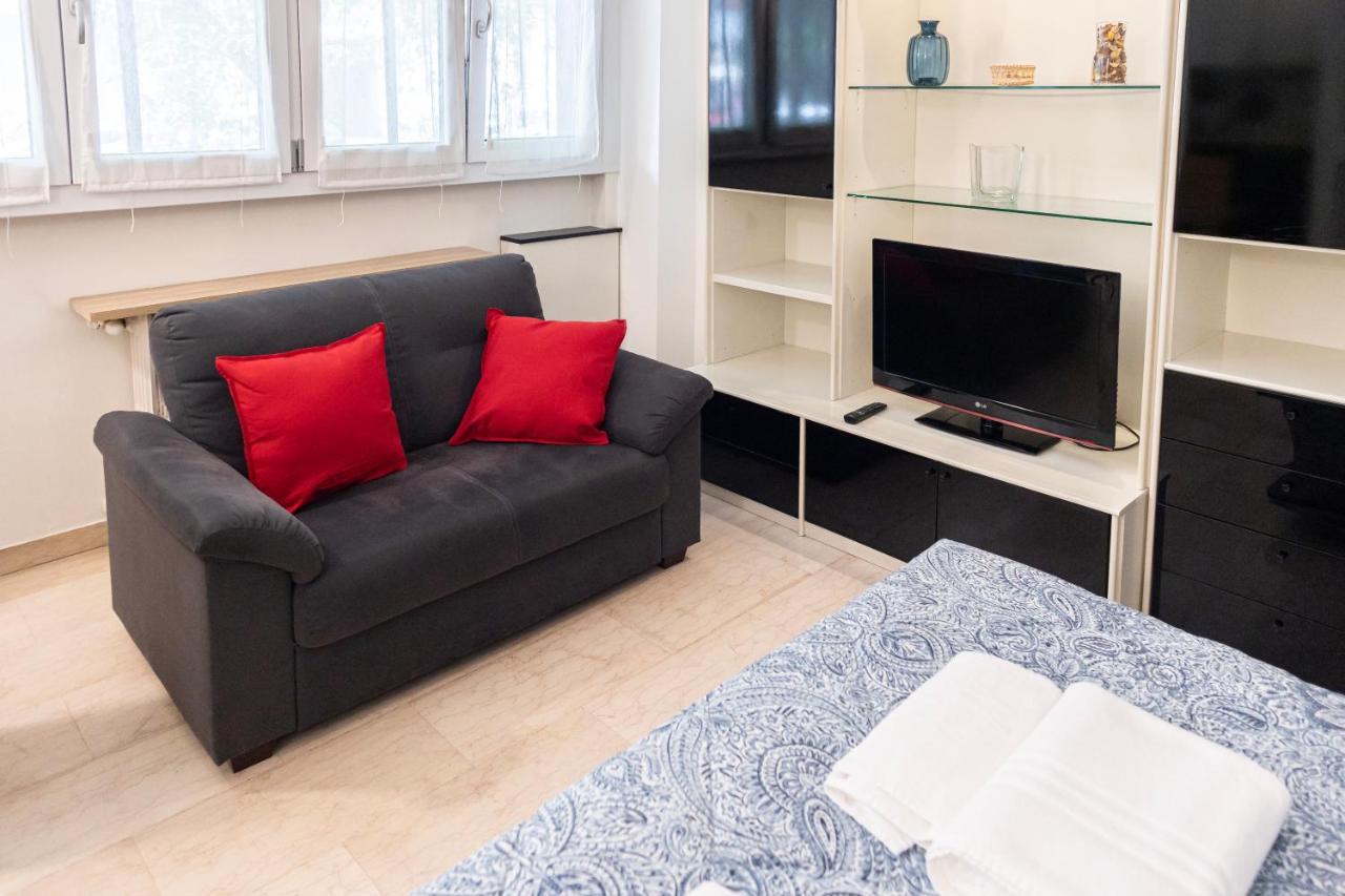 Apartamento Accogliente Loft In Zona Monumentale/Cenisio Milán Exterior foto